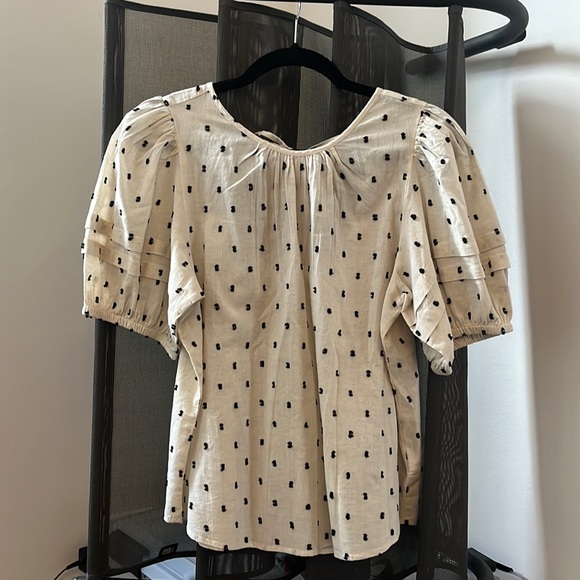 Madewell Tie-Back Puff-Sleeve Top in Clip Dot - Picture 4 of 9
